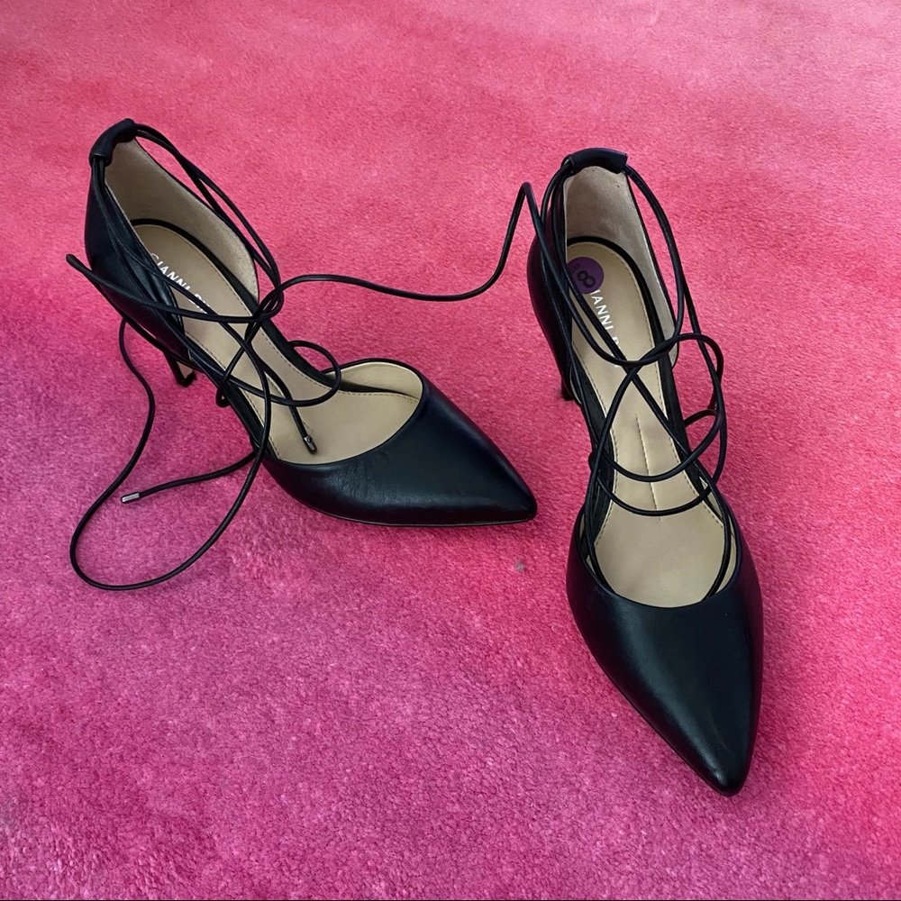 Gianni Bini strappy black leather heels size 8